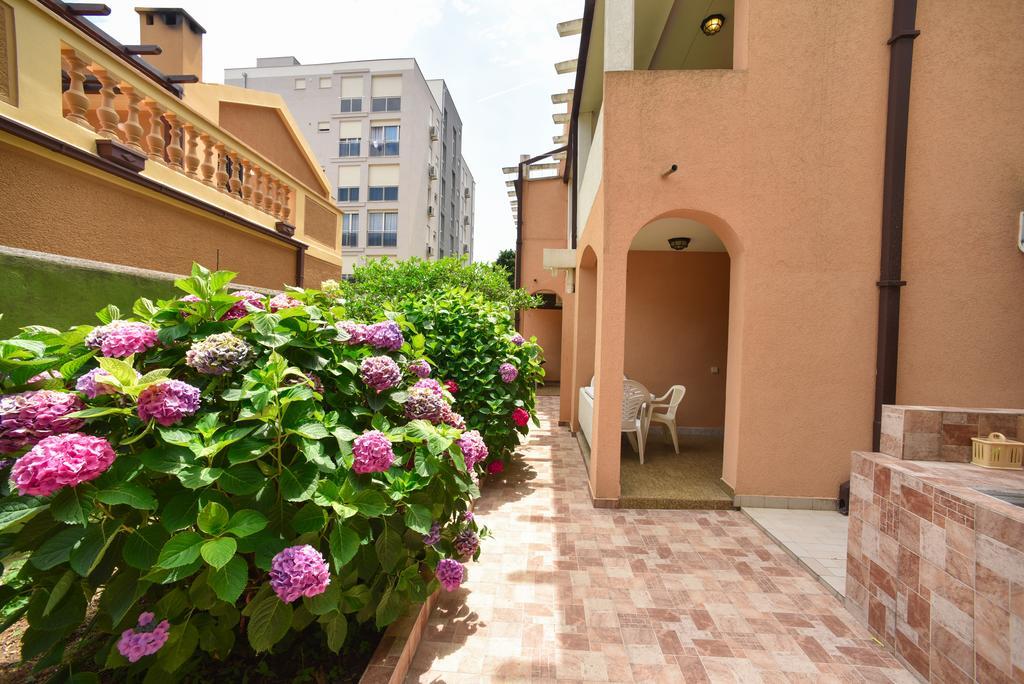 Mg Apartments And Rooms بودفا المظهر الخارجي الصورة